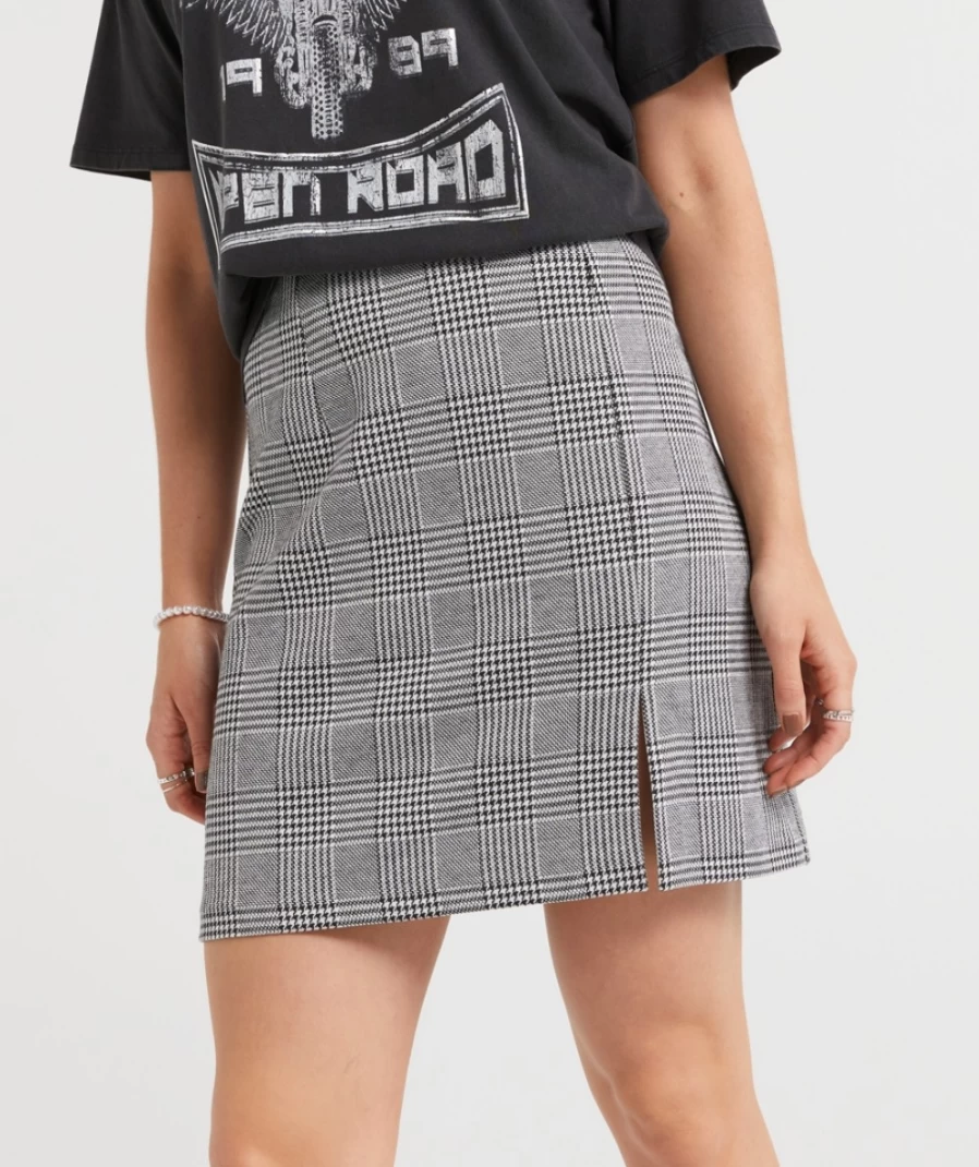 "Sportsgirl Women's Check Mini Skirt - Stylish Plaid Pattern Short Skirt"