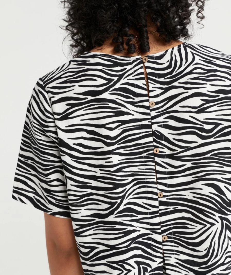 "Sportsgirl Women's European Linen Blend Printed T-Shirt"