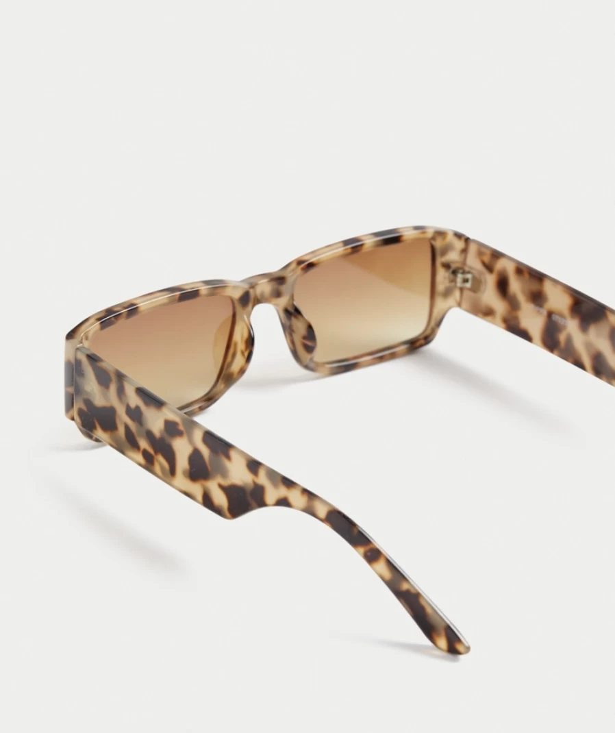 Sportsgirl Women's Pippa Sunglasses in Tort - Stylish Retro Frames for Women