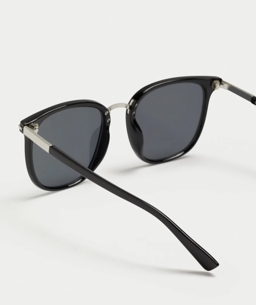 Sportsgirl Women's Black Hayley Sunglasses - Stylish & Trendy Shades