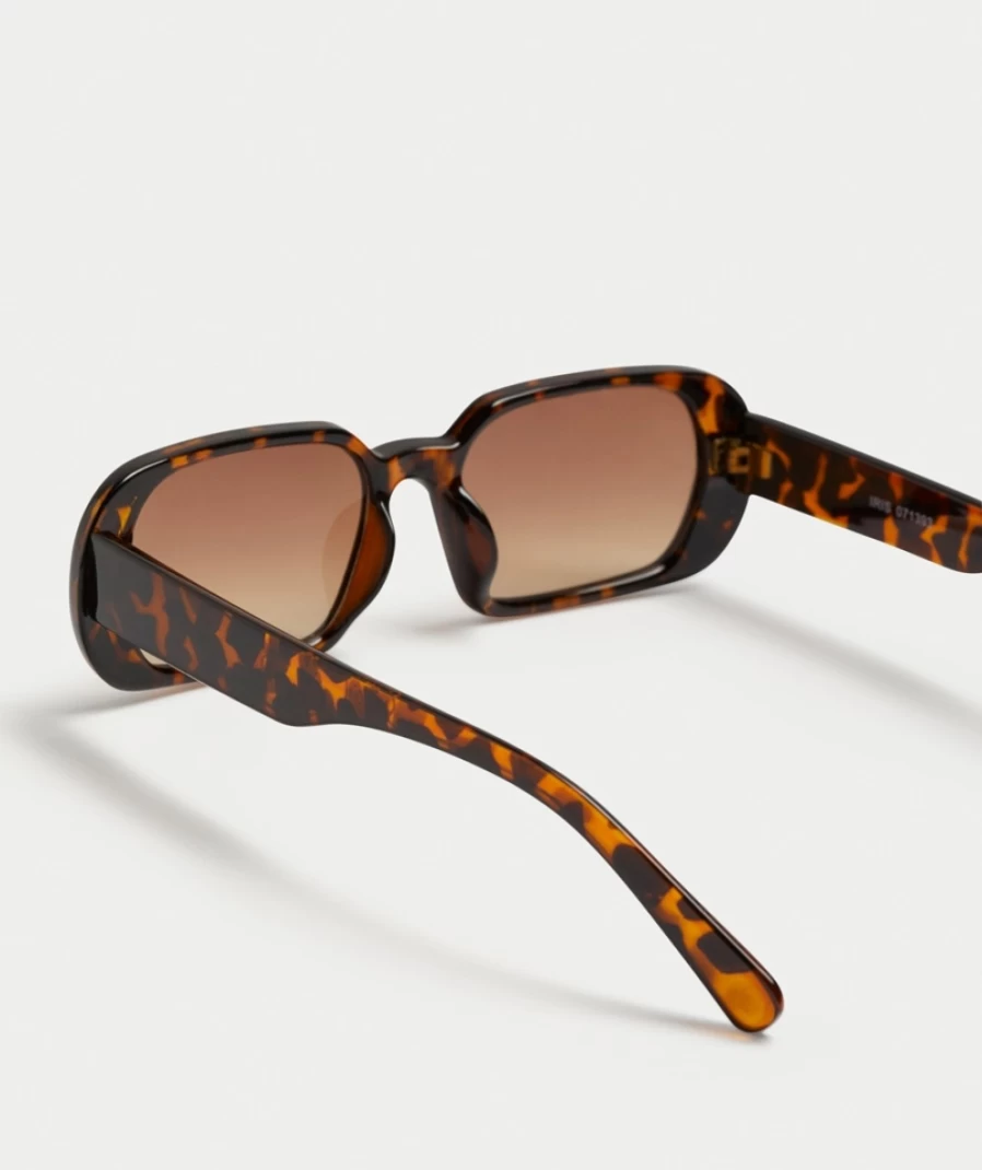 Sportsgirl Women's Tort Iris Sunglasses - Dark Retro Style